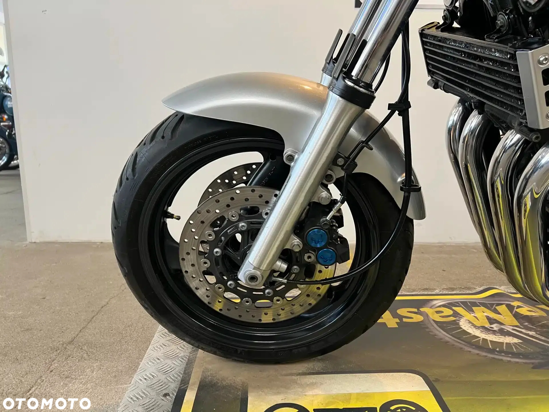 Yamaha XJR - 20