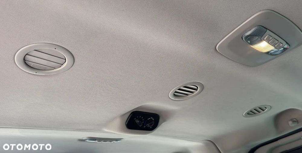 Ford Tourneo Custom 300 L2H1 VA Titanium - 26