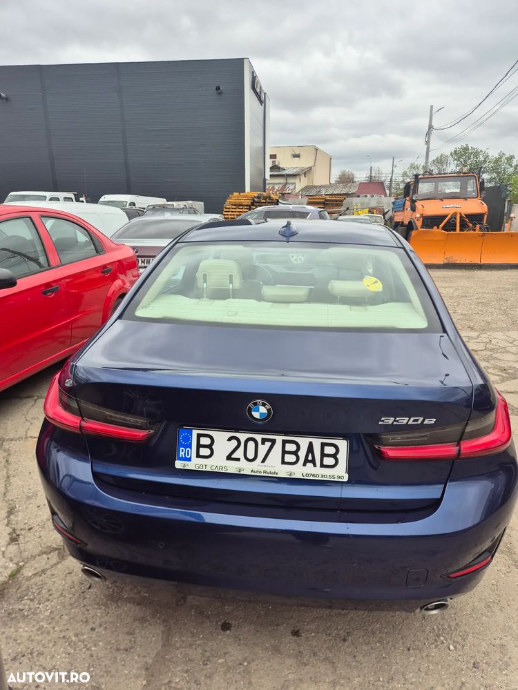 BMW Seria 3 330e Aut. - 3