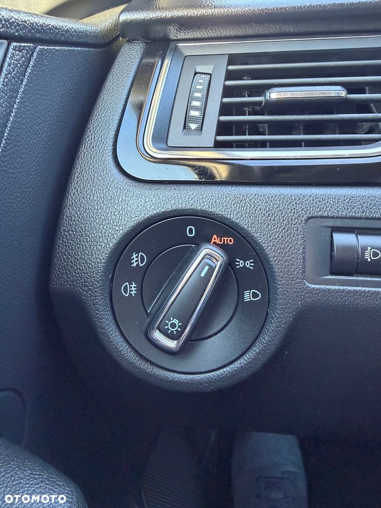 Skoda RAPID 1.0 TSI Style - 19