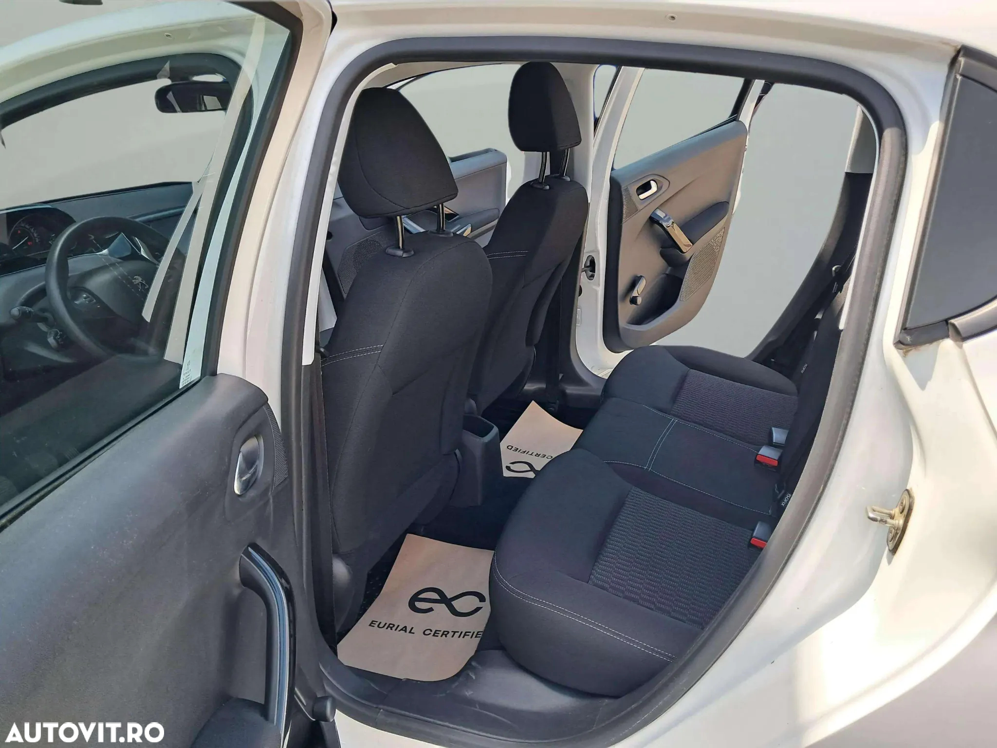 Peugeot 208 1.2 L PureTech Active - 7
