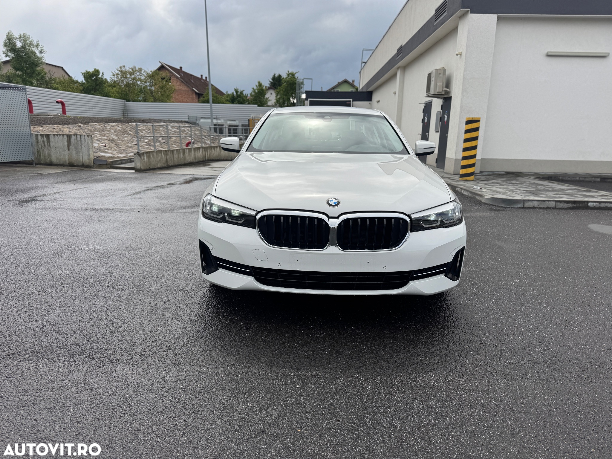 BMW Seria 5 520d Efficient Dynamics Edition Aut. - 3