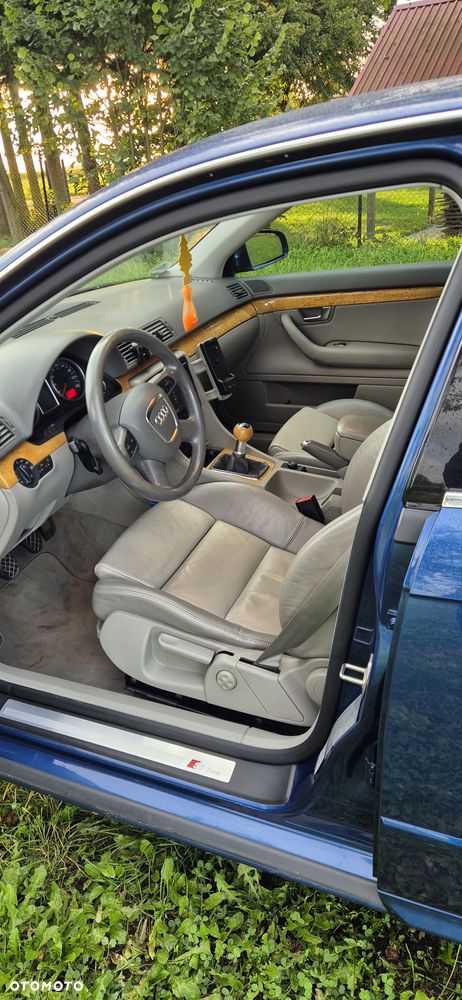 Audi A4 Limousine - 7