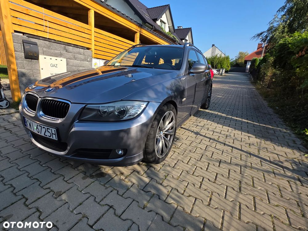 BMW Seria 3 320d DPF Touring - 10