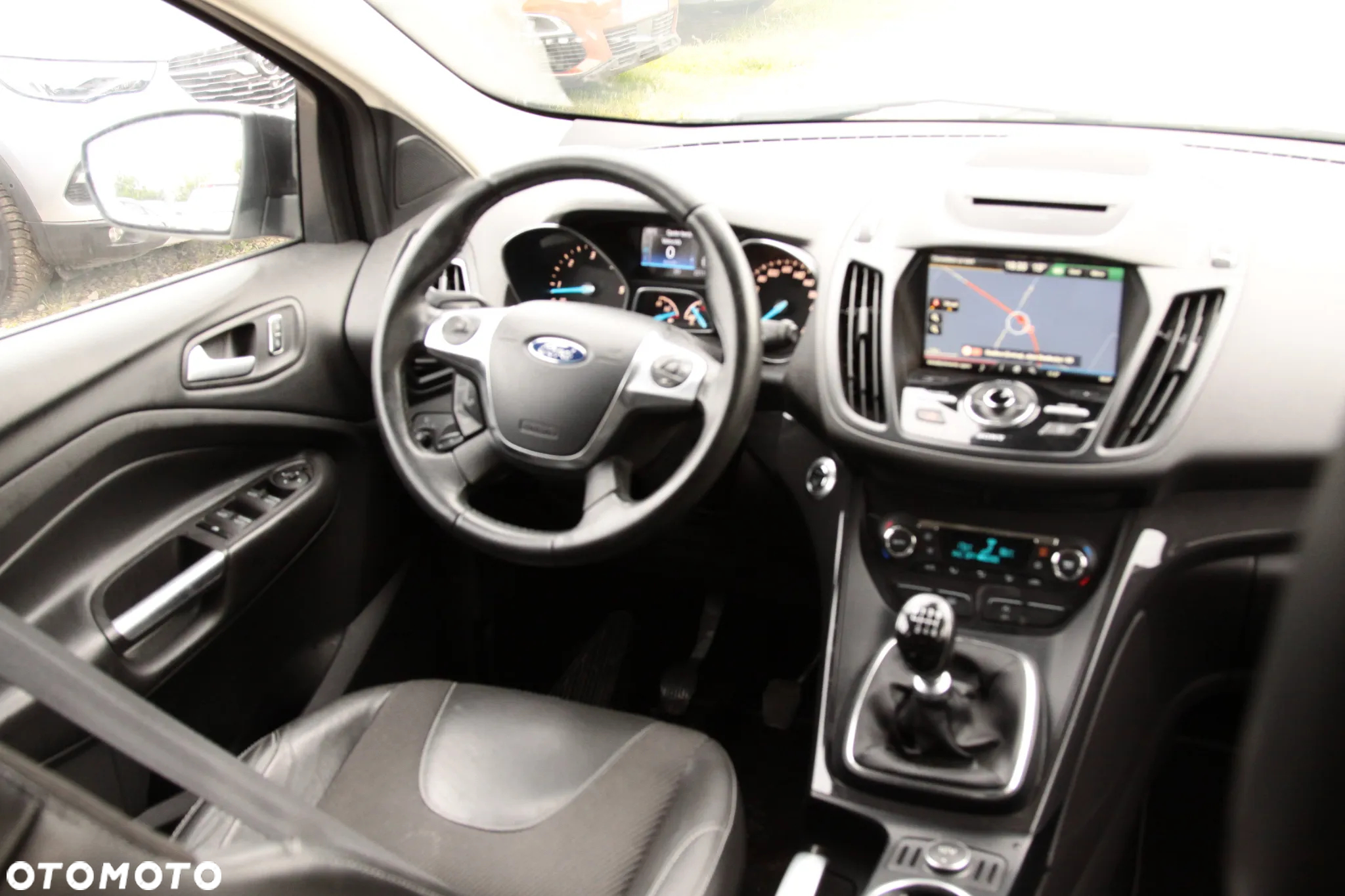Ford Kuga 2.0 TDCi 2x4 Titanium - 13