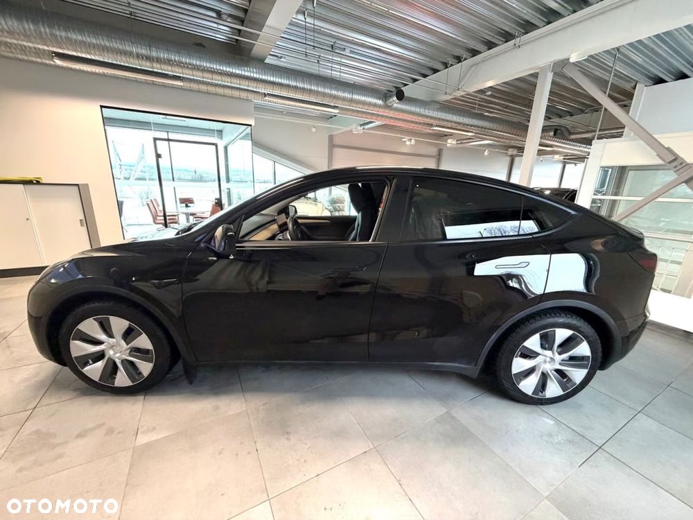Tesla Model Y Long Range Dual Motor AWD - 3