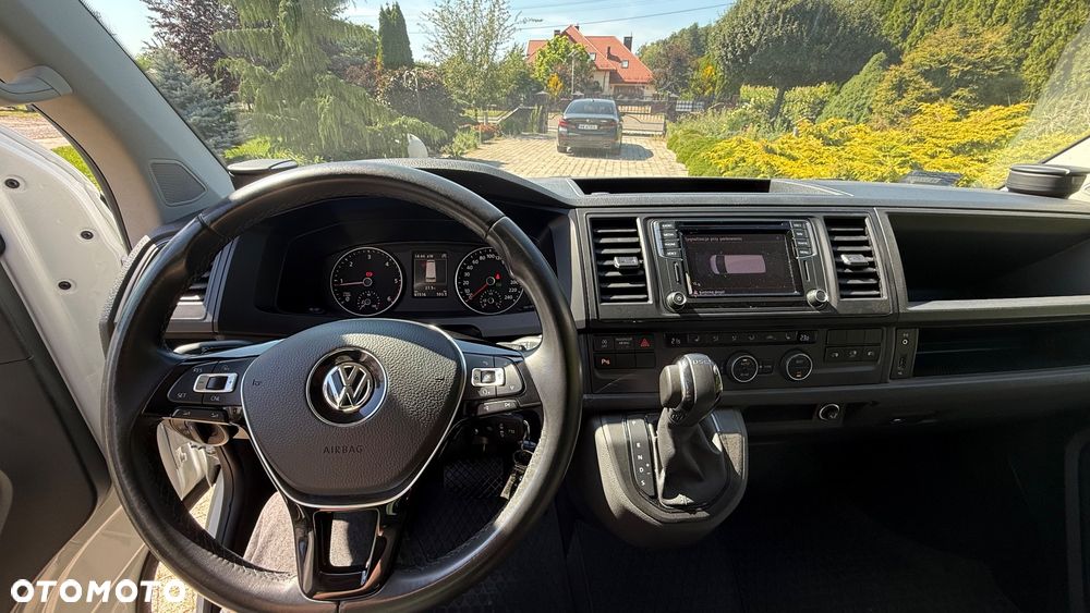 Volkswagen Caravelle - 17