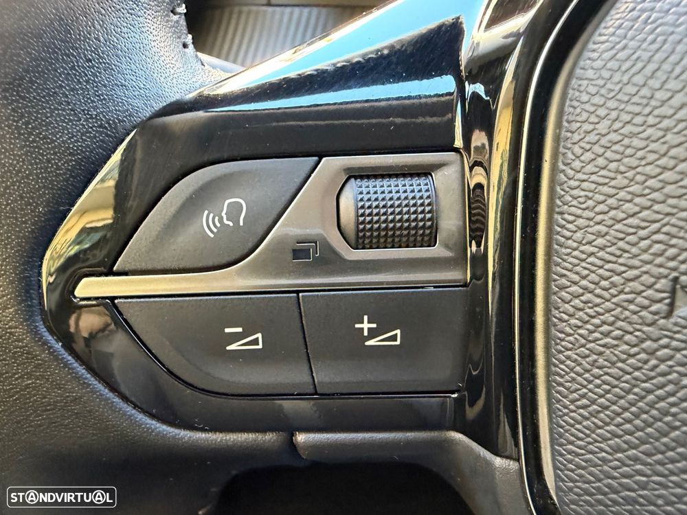 Peugeot e-2008 50 kWh Allure - 24