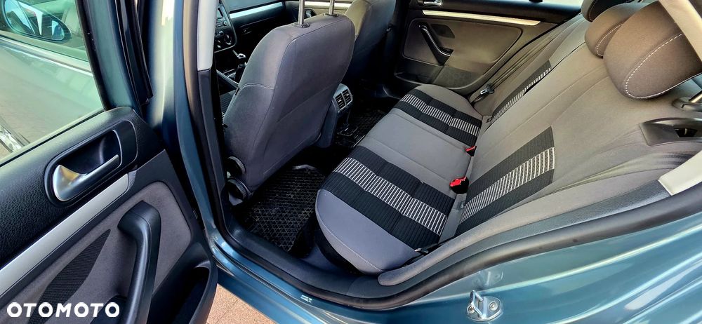 Volkswagen Jetta - 14