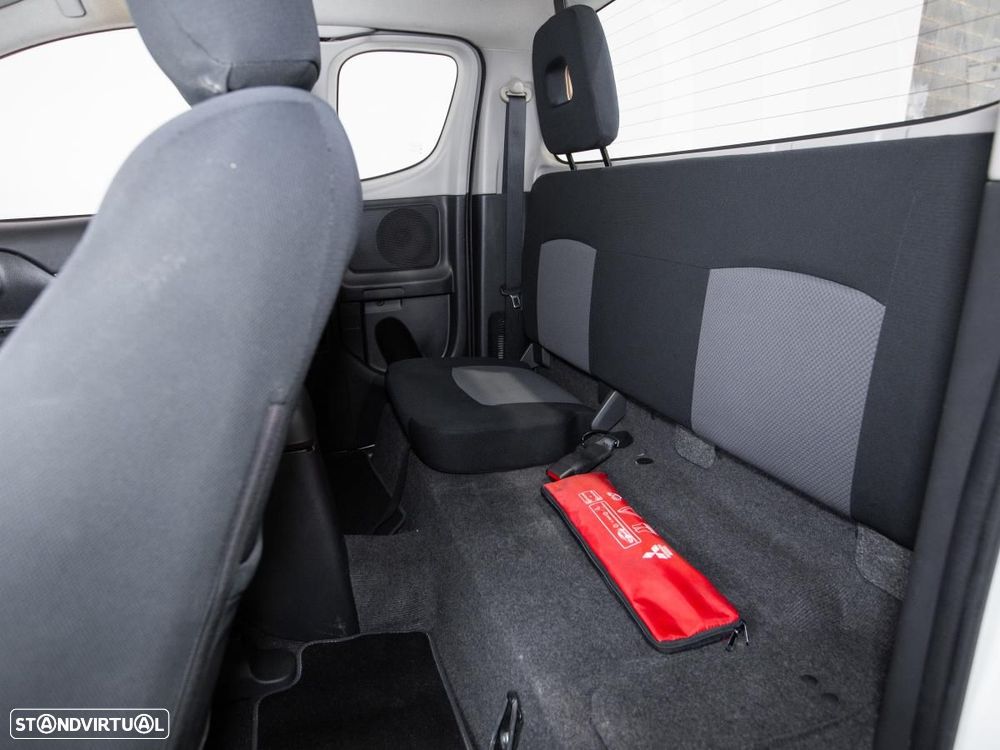 Mitsubishi L200 2.4 DI-D CLUB CAB INVITE 3L 4WD - 10