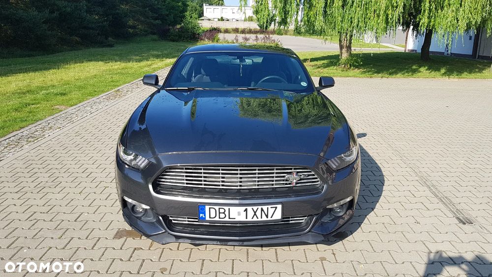 Ford Mustang - 4