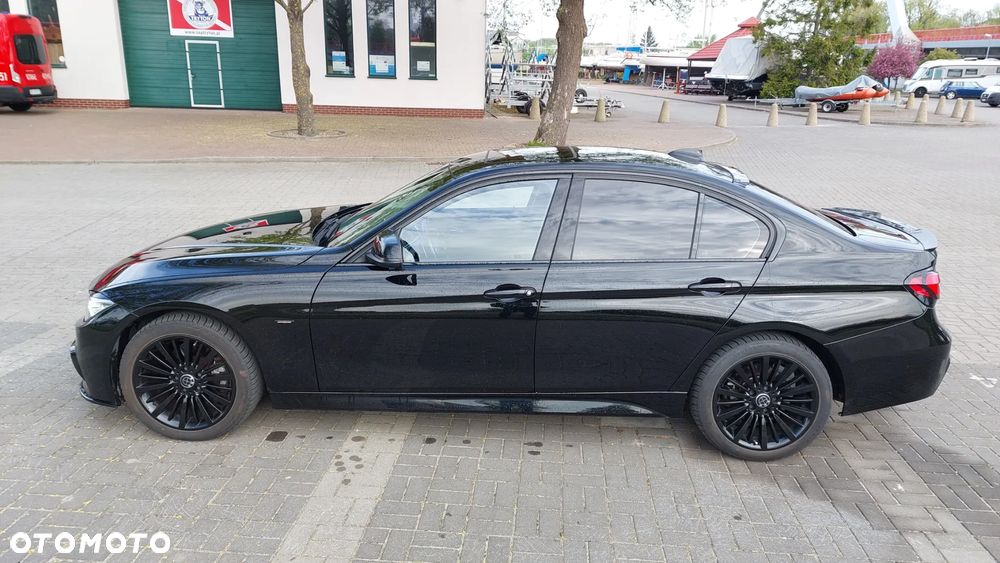 BMW Seria 3 328i xDrive Sport-Aut Luxury Line - 15