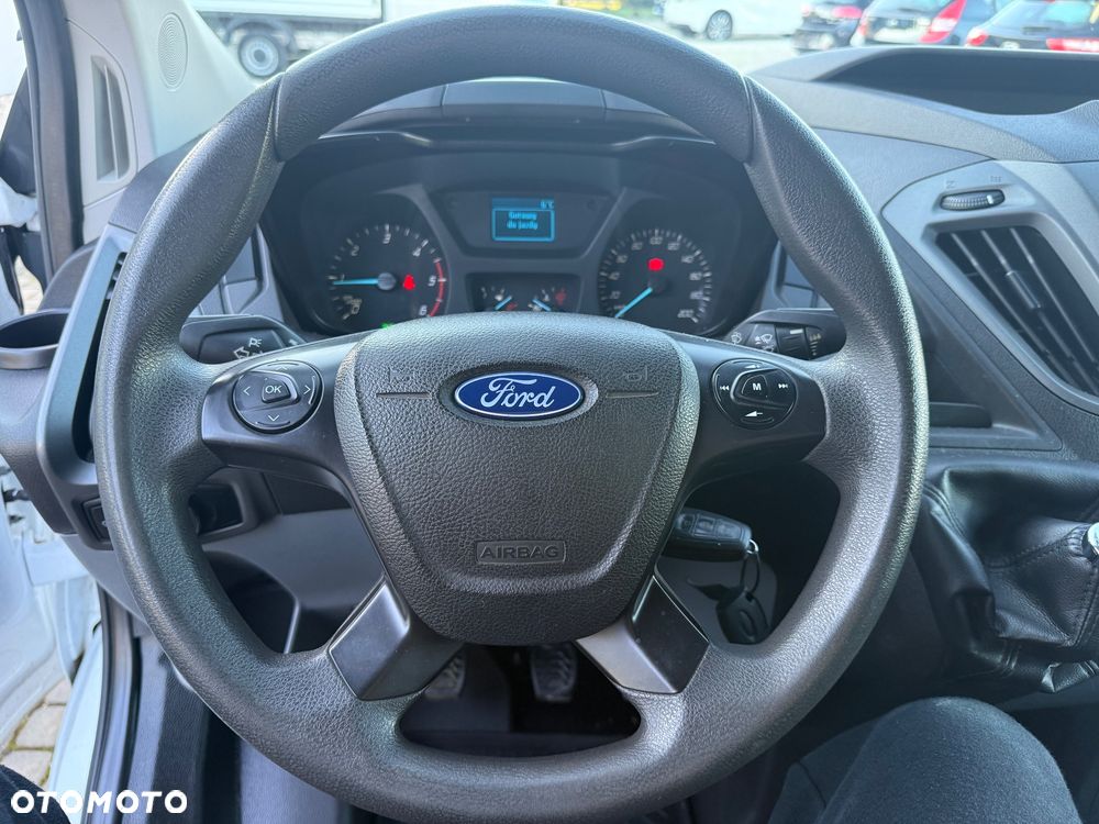 Ford TRANSIT CUSTOM - 13