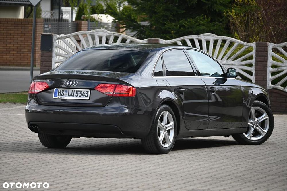 Audi A4 Limousine - 18