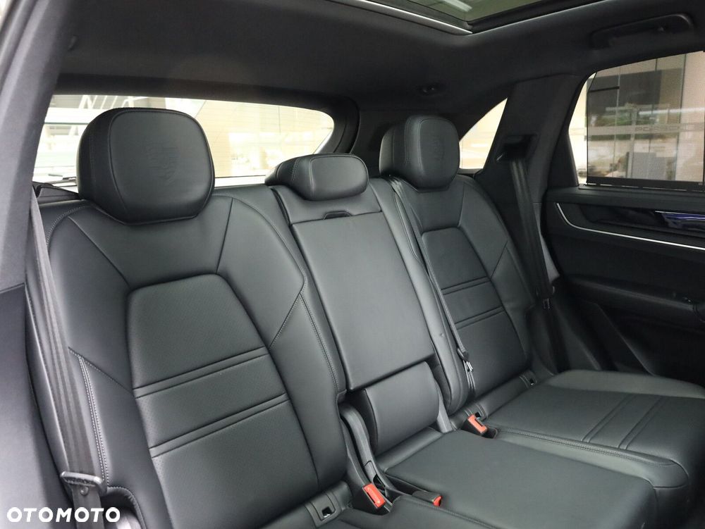Porsche Cayenne - 27