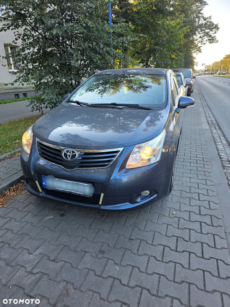 Toyota Avensis 1.8 Luna - 12
