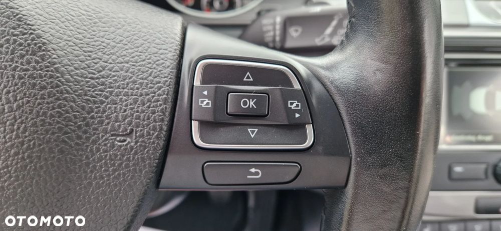 Volkswagen Passat 2.0 TDI Highline - 19