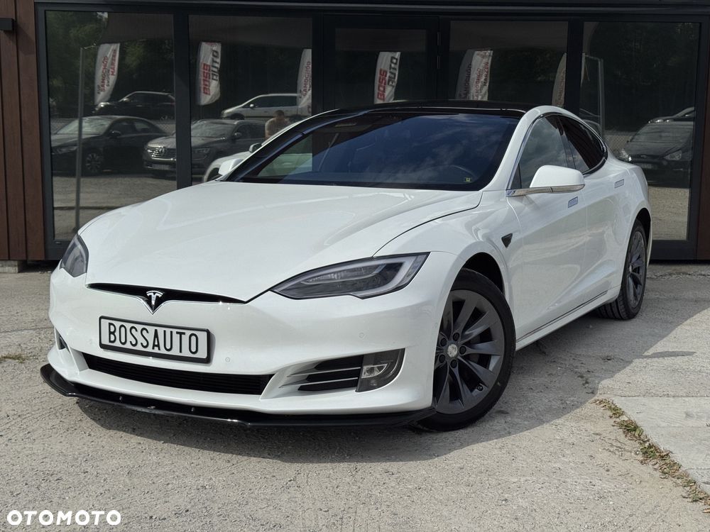 Tesla Model S - 1