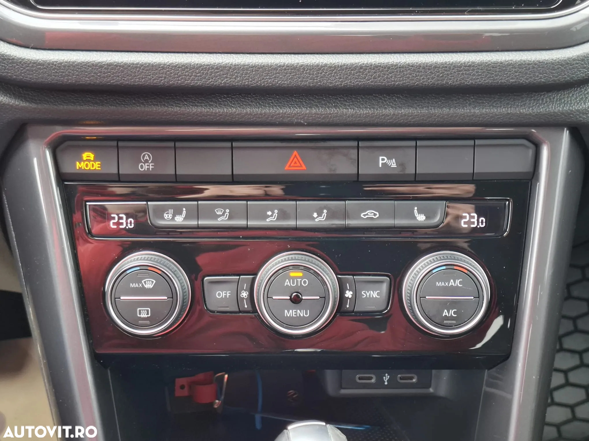 Volkswagen T-ROC 1.5 TSI DSG Sport - 24