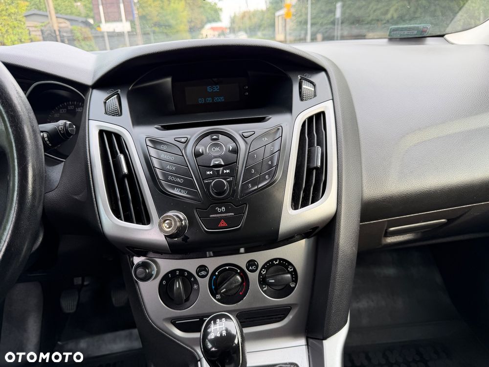Ford Focus 1.6 FF Titanium - 34