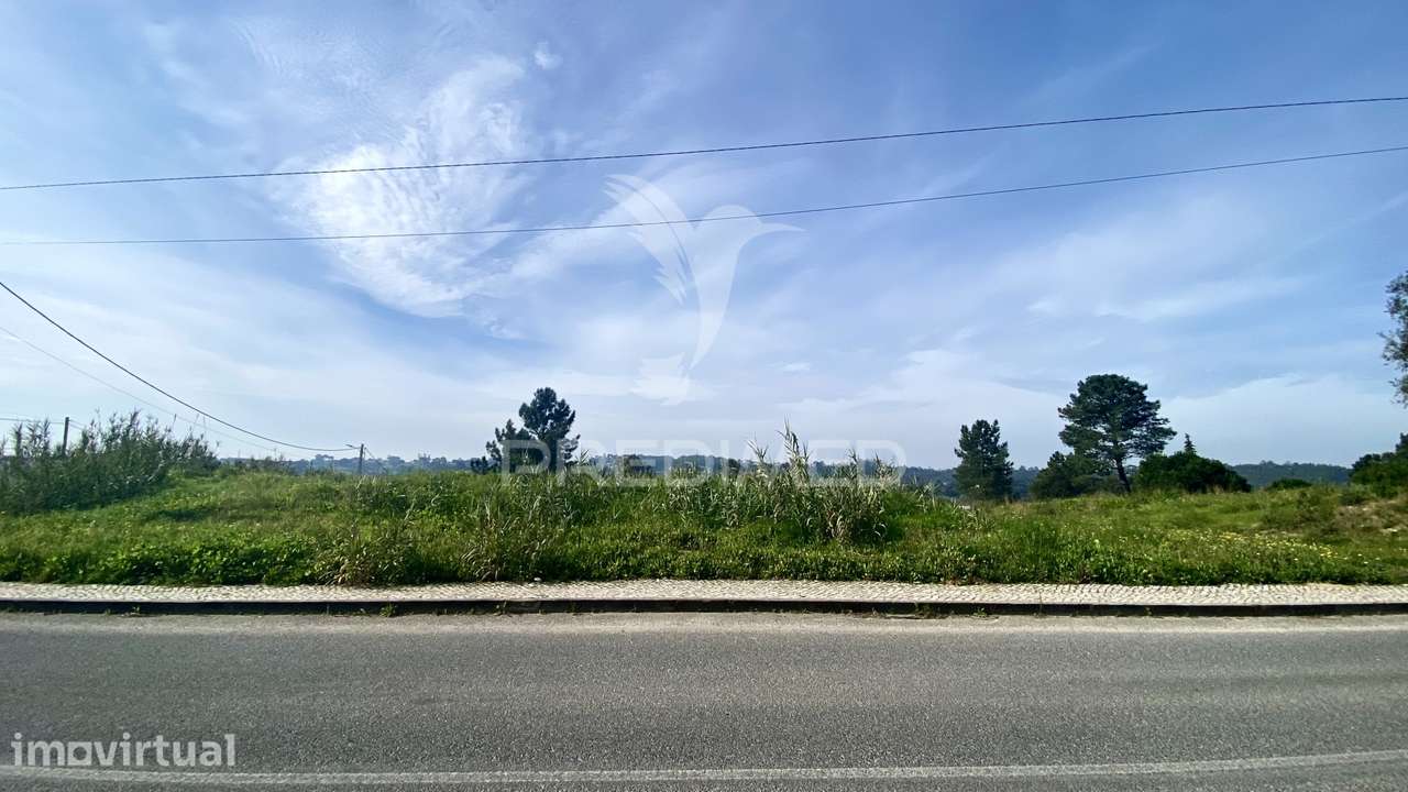 Terreno Urbanizável para Construção Habitacional - Grande imagem: 2/15