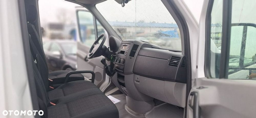 Mercedes-Benz Sprinter - 11