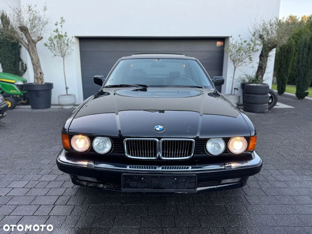 BMW Seria 7 750i - 4