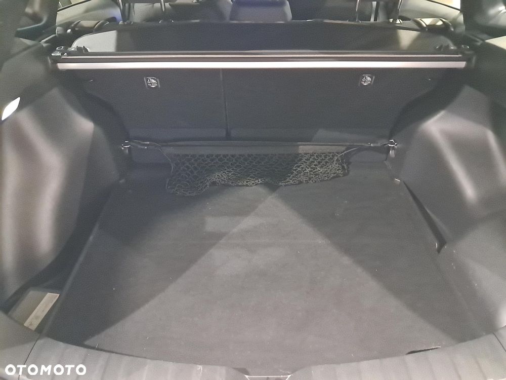 Toyota Corolla Cross 2.0 Hybrid Style AWD - 11