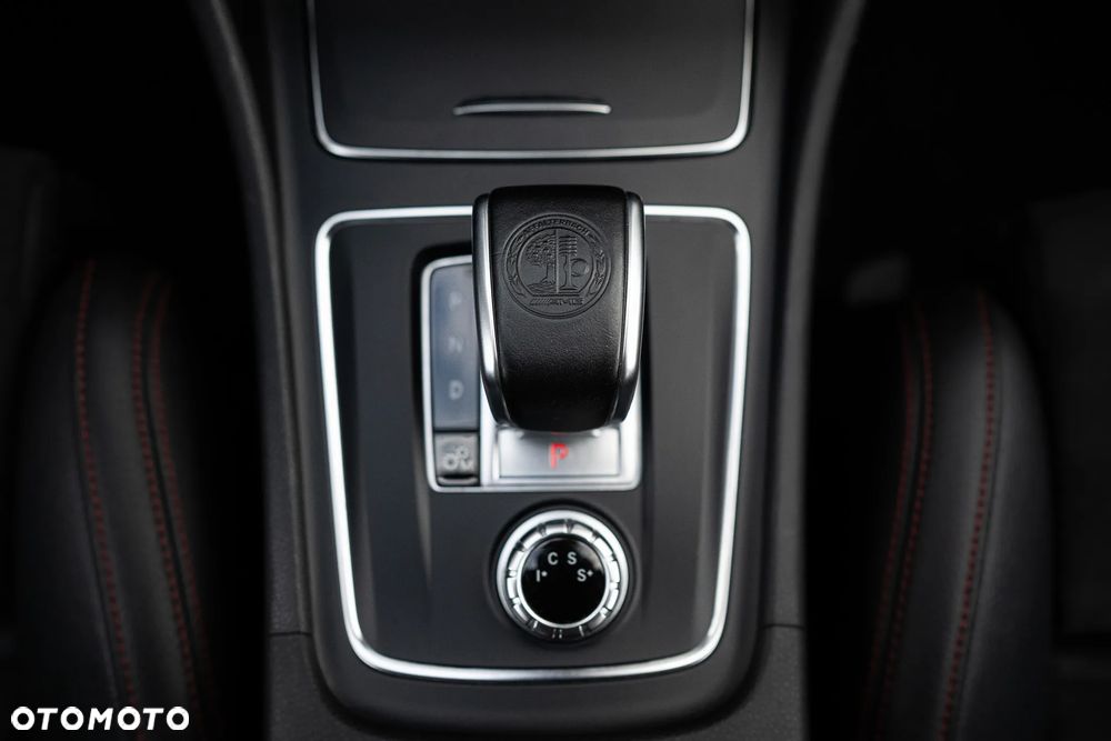 Mercedes-Benz CLA - 6