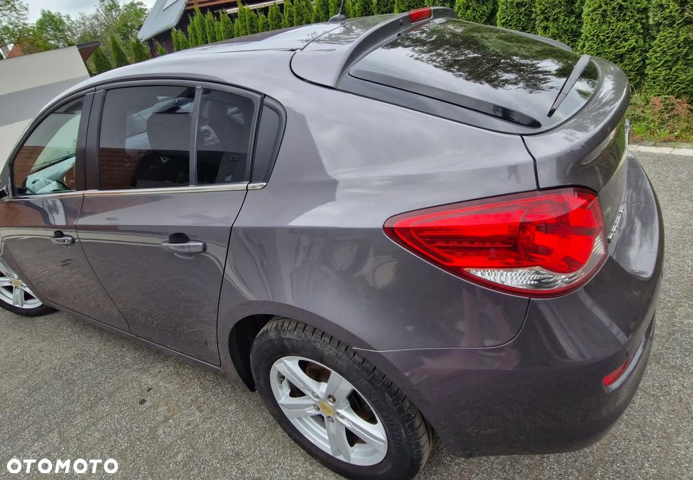 Chevrolet Cruze 1.6 LT+ - 17