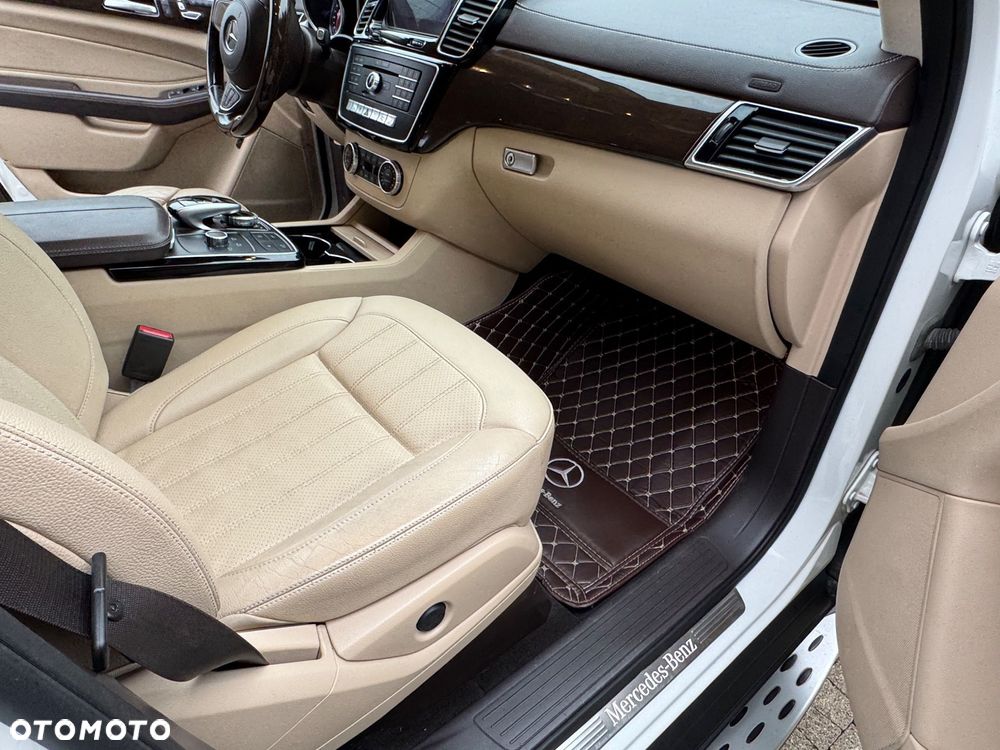 Mercedes-Benz GLS - 17