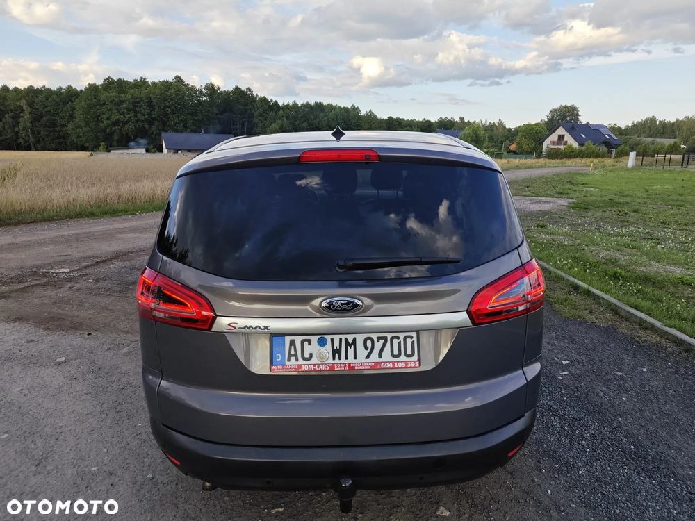 Ford S-Max - 13
