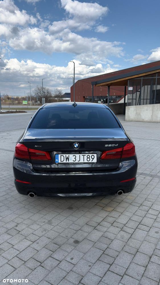 BMW Seria 5 520d xDrive - 7