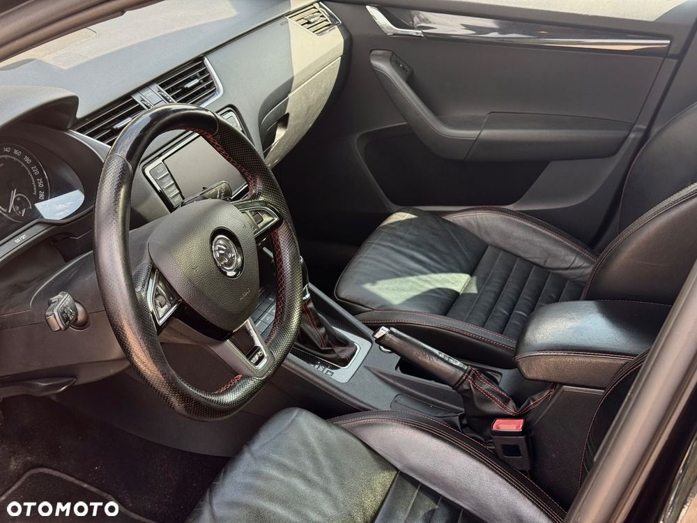 Skoda Octavia 2.0 TDI DSG RS - 11