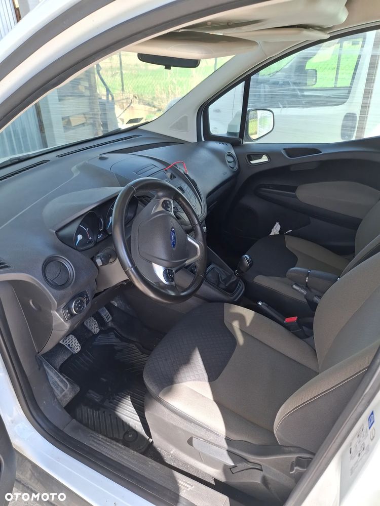 Ford Tourneo Courier - 6