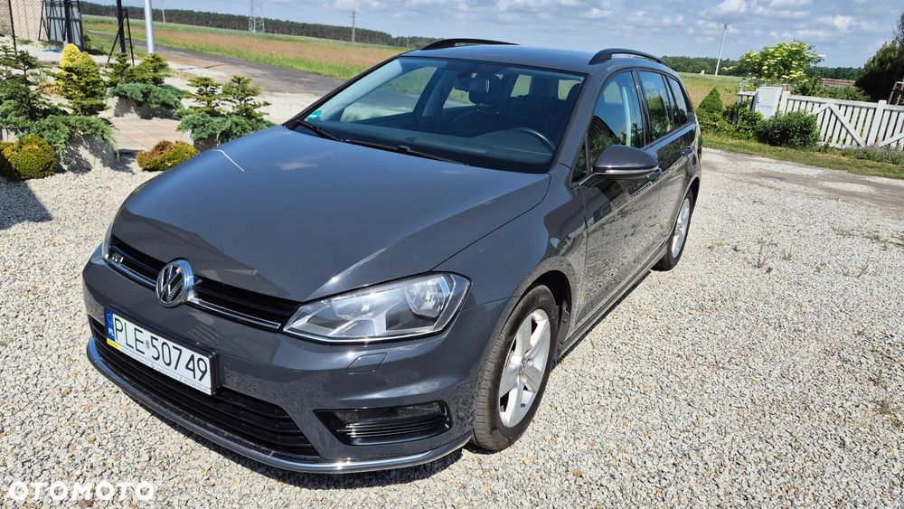 Volkswagen Golf - 1