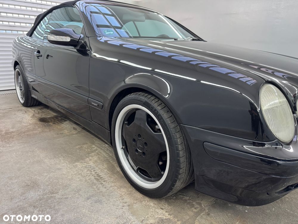 Mercedes-Benz CLK - 16