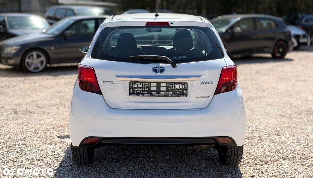 Toyota Yaris - 12