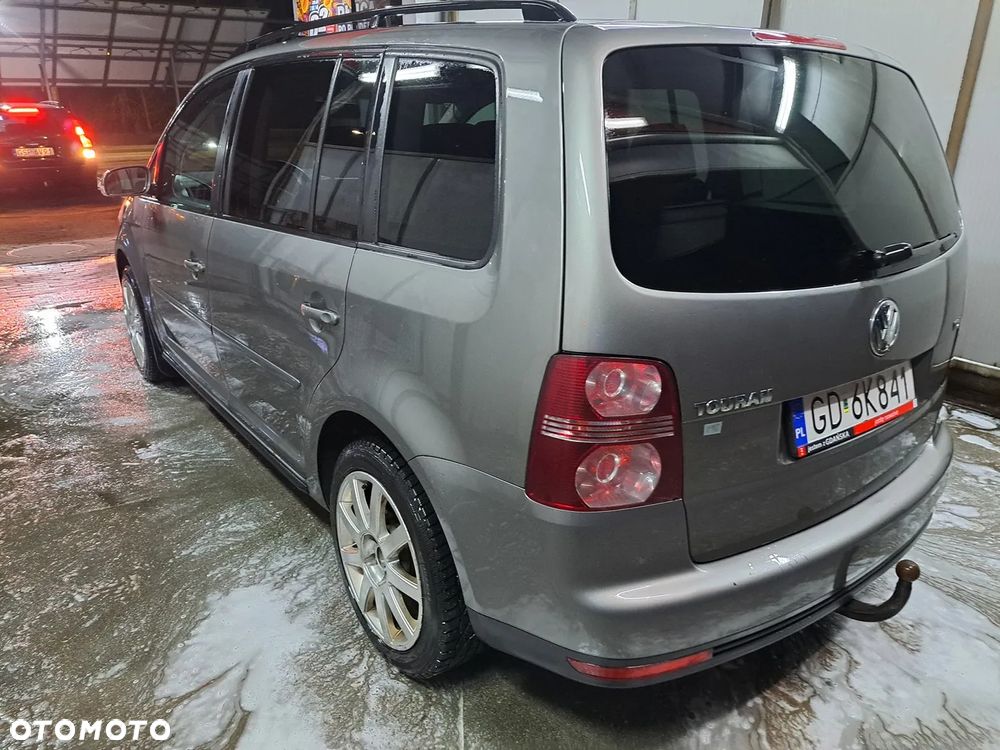 Volkswagen Touran - 3