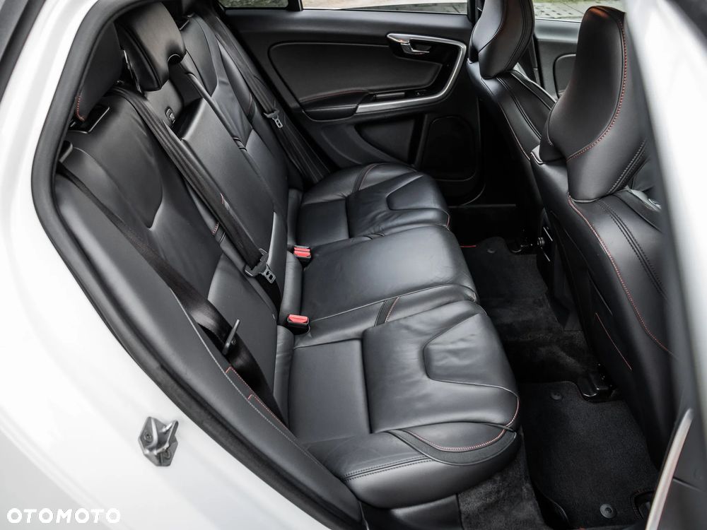 Volvo V60 D2 Ocean Race - 15