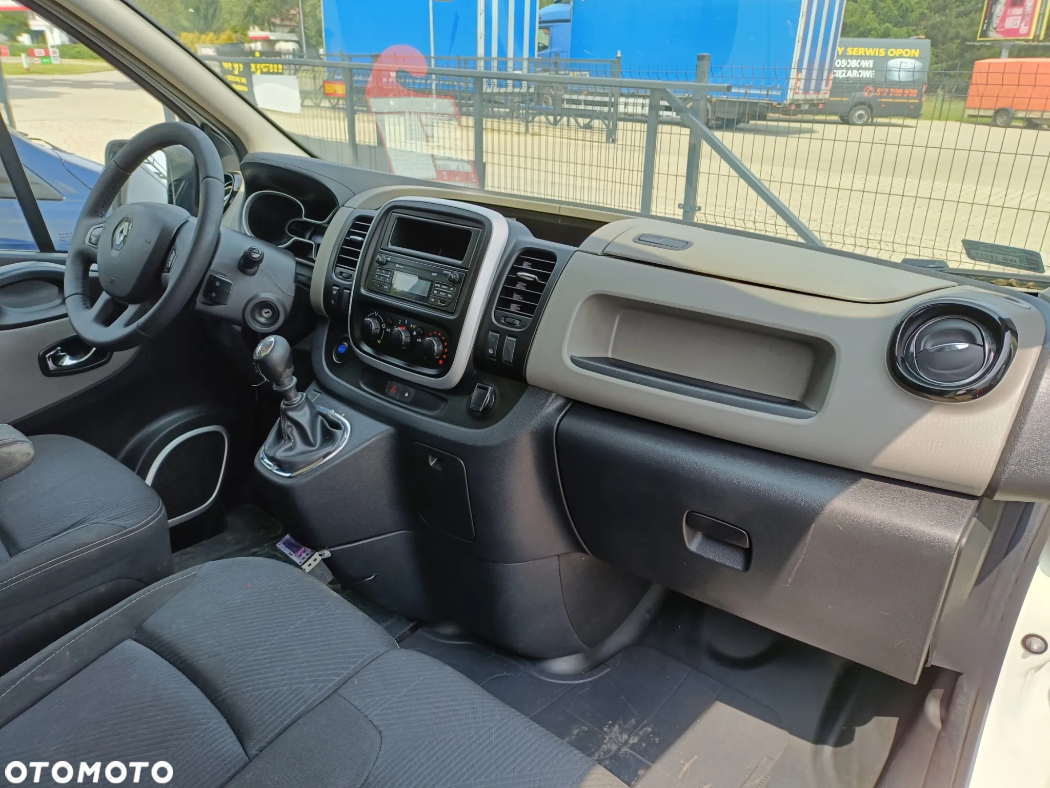 Renault Trafic - 16