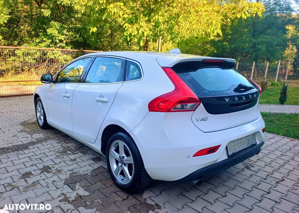 Volvo V40 T3 Momentum - 4