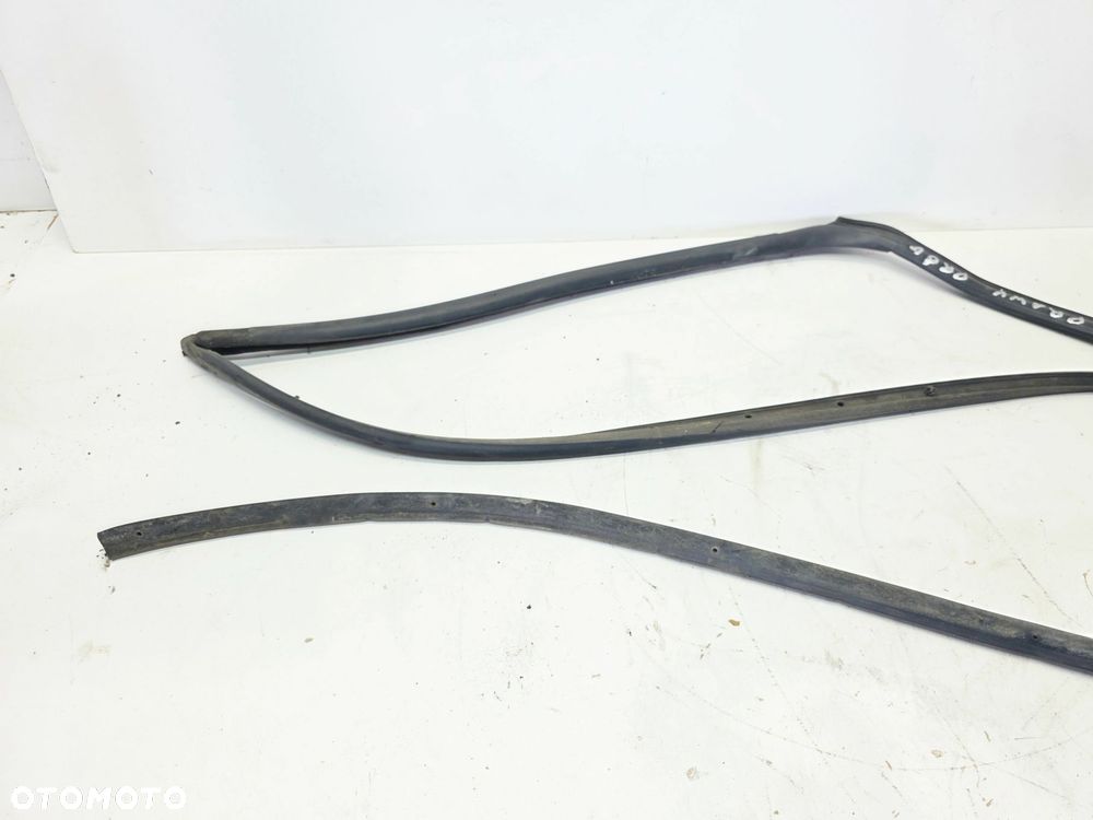 USZCZELKA PROGU PROGOWA KAROSERYJNA PRAWA AUDI Q7 4L 4L0839120 - 5