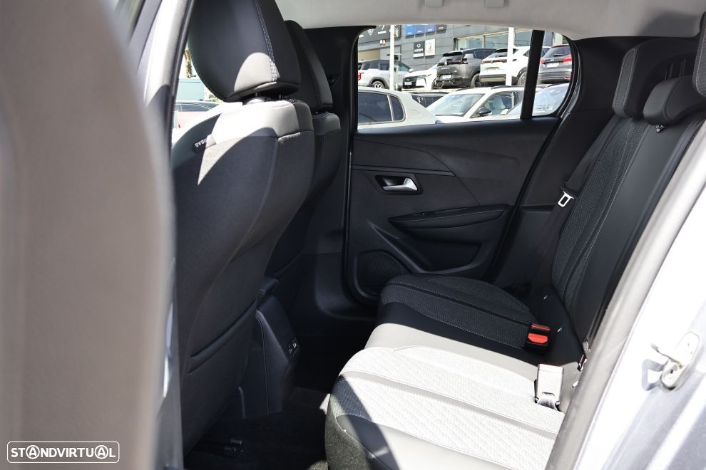 Peugeot 208 1.2 PureTech Allure - 15
