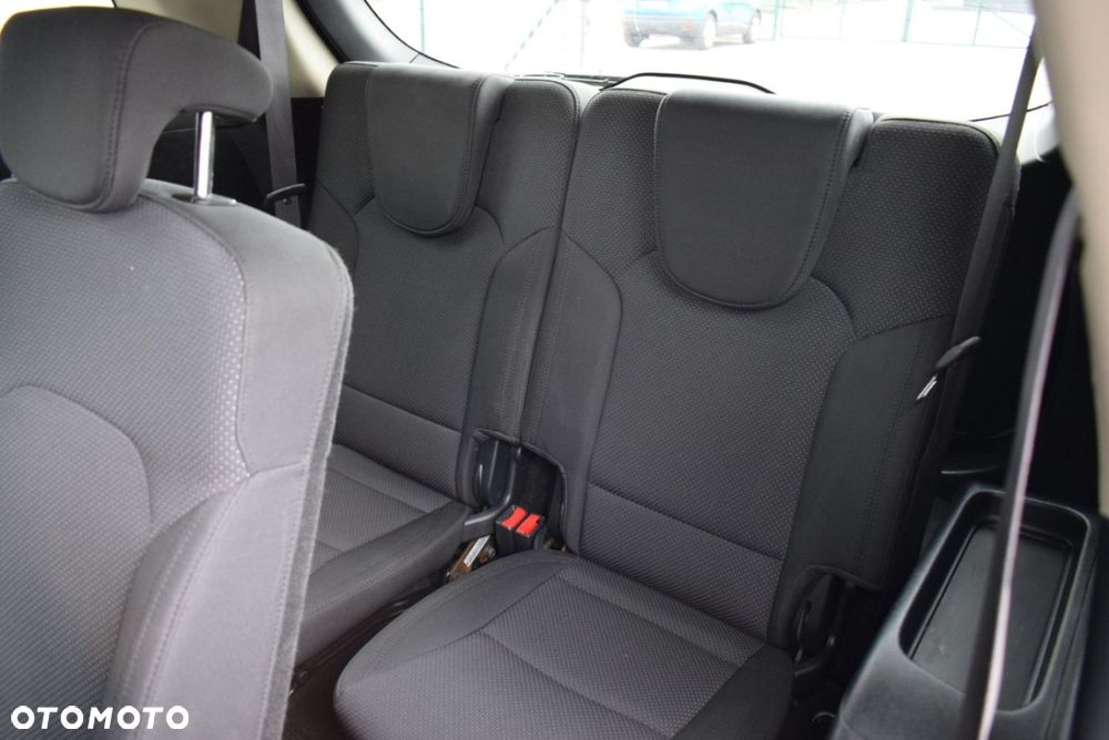 Kia Carens - 20