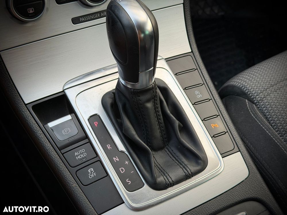 Volkswagen Passat CC - 8