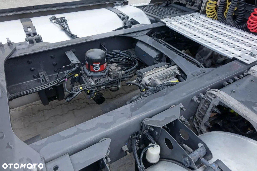 Renault GAMA T HIGH 520 DTI 13 / STANDARD / AUTOMAT/ EURO 6 / 2 ZBIORNIKI / KLIMATYZACJA POSTOJOWA - 17
