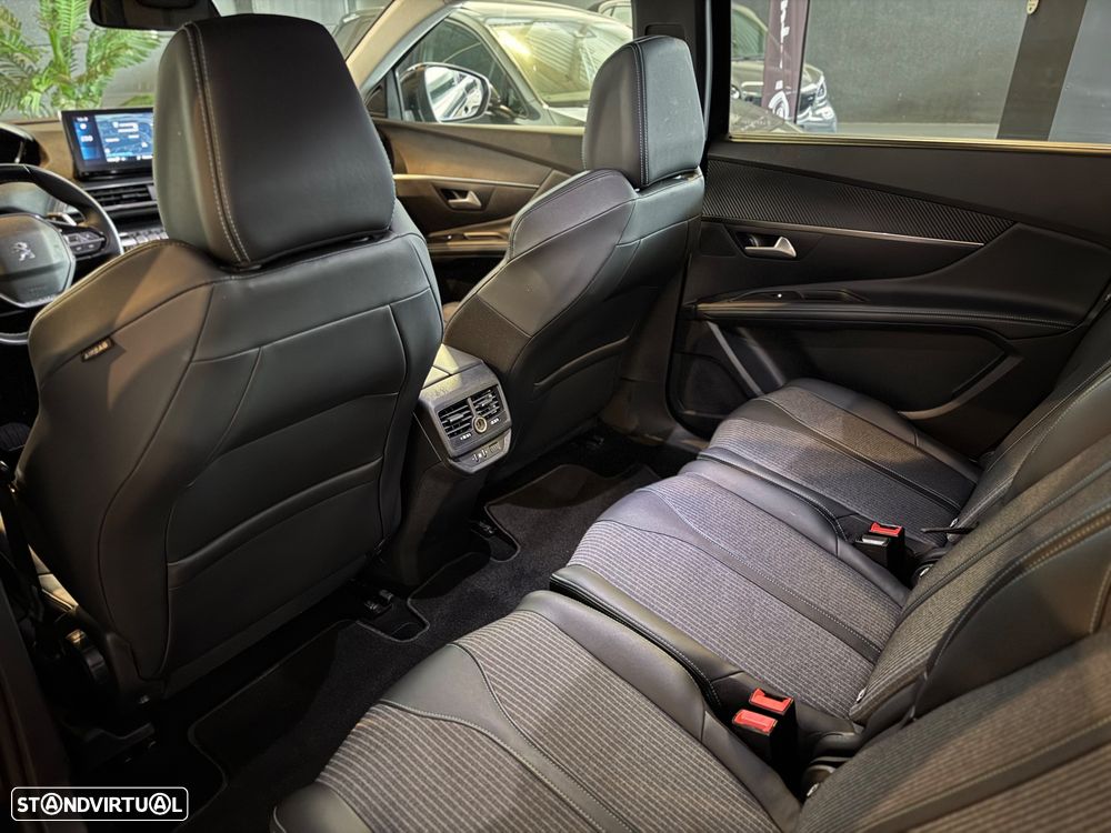 Peugeot 5008 BlueHDI 130 EAT8 Allure Pack - 32