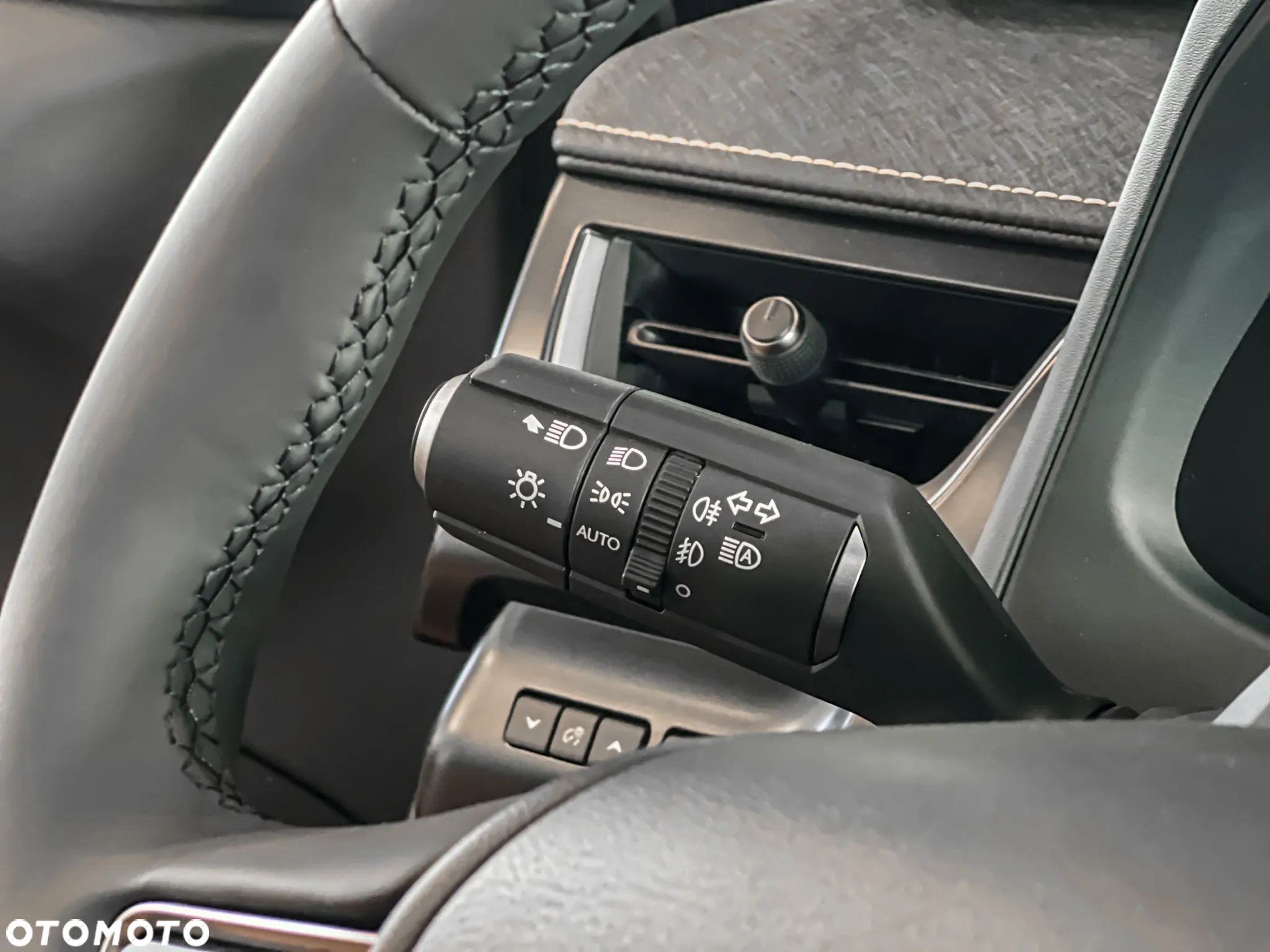 Lexus UX 200 GPF F Sport Design 2WD - 19