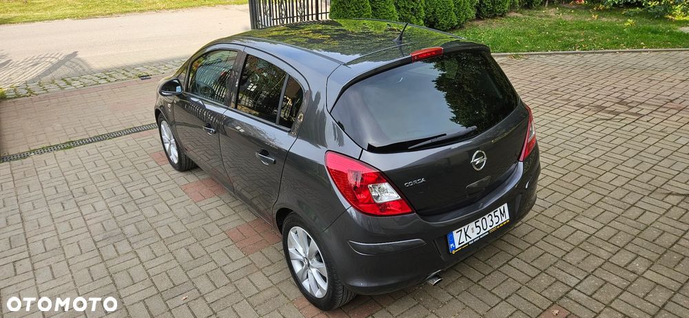 Opel Corsa 1.4 16V 150 Jahre - 17